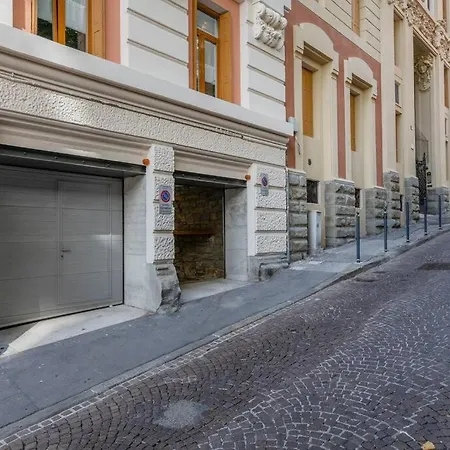 Casa Cereria - With Parking Апартаменти