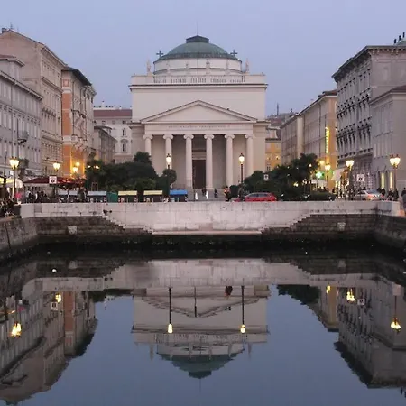 Casa Cereria - With Parking 公寓 的里雅斯特